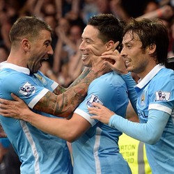 Gol Kolarov dan Nasri Jaga Kesempurnaan City