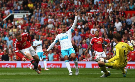 Gol Rooney Harusnya Tidak Dianulir