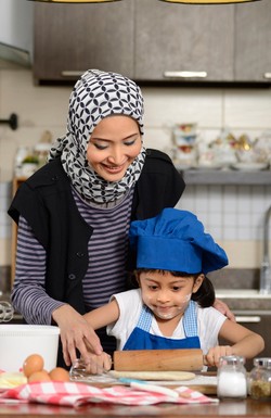 5 Ide Kreatif yang Bisa Dilakukan Bersama Anak di Dapur