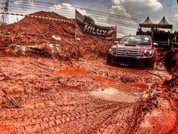 Toyota Mulai Serius Jual Hilux untuk Konsumen Pribadi