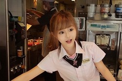 Pelayan Restoran Cantik & Imut Hebohkan Traveler di Taiwan