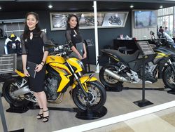 Ini Moge Honda yang Paling Banyak Diminati di GIIAS 2015 Ini Moge Honda yang Paling Banyak Diminati di GIIAS 2015