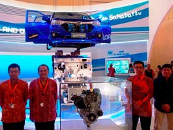Ada Xenia Gelantungan di Booth Daihatsu, Apa Maksudnya?