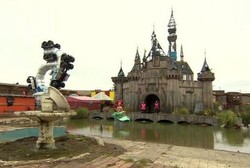 Dismaland, untuk Traveler yang Sinis dengan Disneyland
