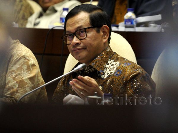 Seskab Pramono Rapat Dengan Komisi II DPR