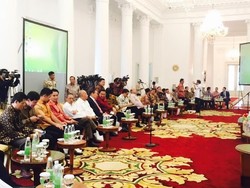 Bahas Ekonomi Terkini, Jokowi Kumpulkan Para Menteri Hingga Pengusaha