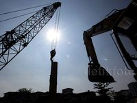Pembangunan Turap di Kampung Pulo Terus Dikerjakan