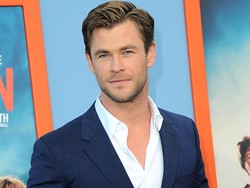 Chris Hemsworth Terbahak-bahak di Film Reboot Ghostbusters