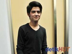 Aliando Mengaku Tidak Ribet Soal Gaya Berpakaian