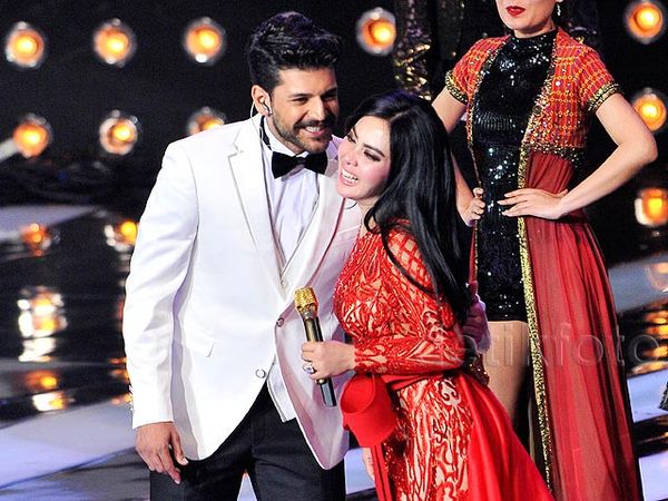 Aih, Mesranya Syahrini dengan Aktor Turki