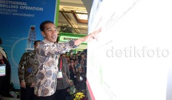 Tweet Jokowi: Ayo Atasi Pelemahan Rupiah dengan Beli Produk Lokal