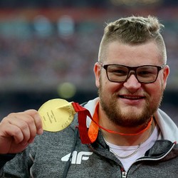 Pesta Juara, Atlet Ini Mabuk dan Gadaikan Medali Emas untuk Bayar Taksi