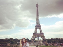 Penyanyi Ivy Kecopetan Saat Liburan di Paris