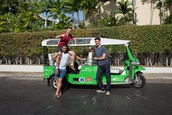 3 Petualang Naik Bajaj dari Thailand ke Prancis, Ada Apa?