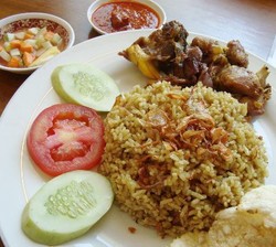 Wangi Semerbak Nasi Kebuli Berempah untuk Santap Siang