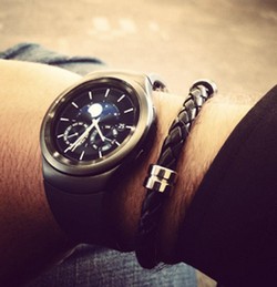 Bos Samsung Pamer Gear S2 di Instagram