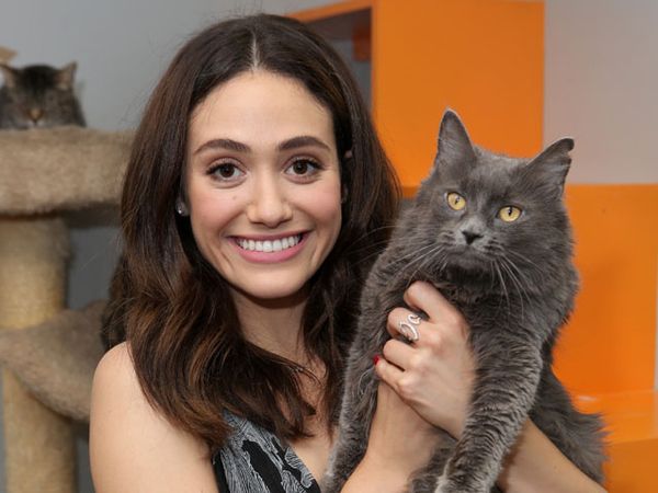 Emmy Rossum, si Cantik Pecinta Binatang