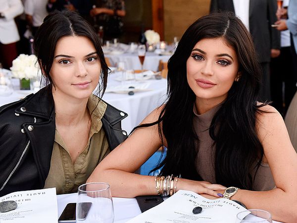 Dandanan Natural Kendall Jenner yang Tidak Menor Seperti Kylie