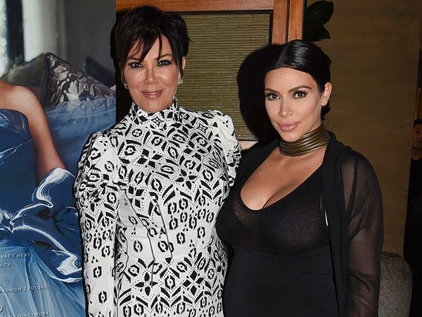 Kim Kardashian Pamer Perut Hamil