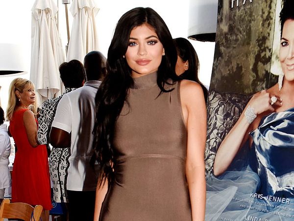 Kylie Jenner dalam Balutan Dress Mini Ketat