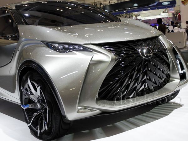 Lexus Tampilkan 2 Mobil Konsep