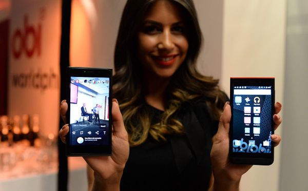 Intim dengan Ponsel Android Buatan Mantan CEO Apple