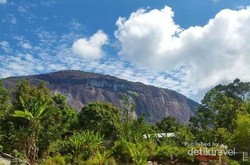 Bukit Kelam di Sintang Berselimut Kisah Misterius