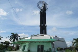 Tugu Khatulistiwa, Garis Nol Bumi & Wisata Tanpa Bayangan