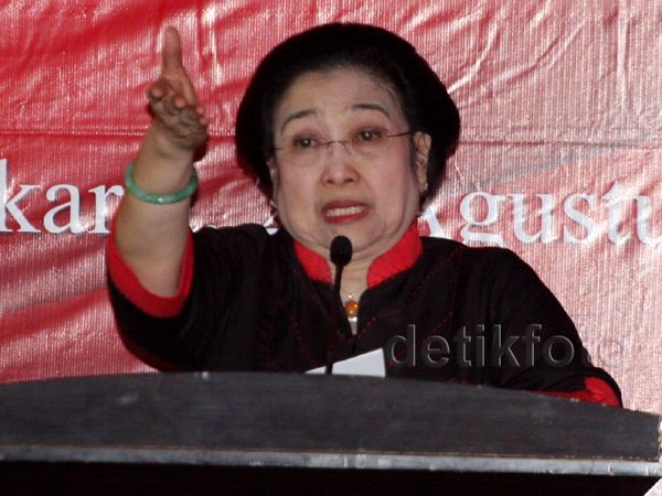 Mega Lantik Tim Pemenangan Pemilu PDIP