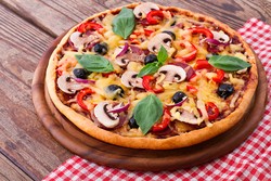 Wah, Kepribadian Anda Bisa Terbaca dari Cara Anda Makan Pizza!