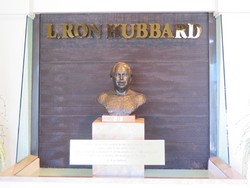 Kunjungan Singkat ke Museum Pendiri Scientology