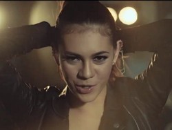 Goyang Bareng Shae di Video Klip Gojigo (Kamu)