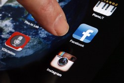 1 Miliar Orang Akses Facebook dalam Sehari