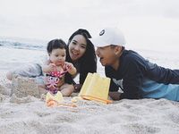 Gemes Maksimal! Gempita Marten Super Cute di Pantai Bali