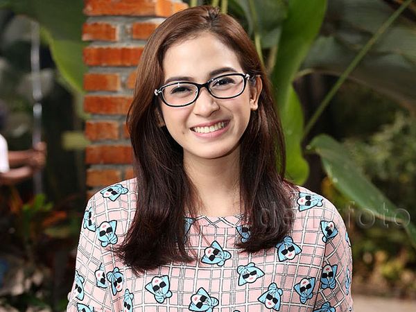 Nina Zatulini, Kamu Cantik Banget Sih