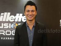 Hot Daddy, Christian Sugiono
