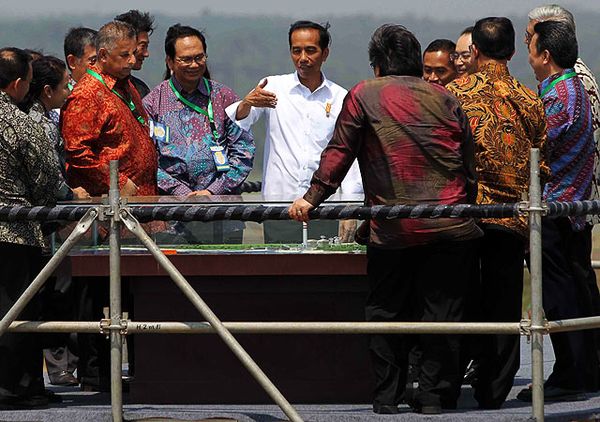 Jokowi Resmikan PLTU Terbesar di ASEAN