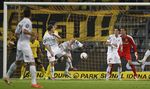 Dortmund Mengamuk di Signal-Iduna-Park