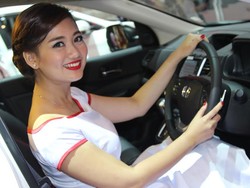 Si Cantik Della Christina, Honda Beauty yang Ingin Jadi Pramugari