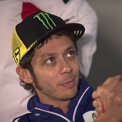 Alami Penurunan di Sesi Latihan, Rossi Akui Bermasalah dengan Ban