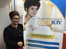 Masih Sendiri, Joy Tobing Berbagi Perhatian dengan Pasien Rumah Sakit