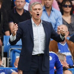 Mourinho Belum Lempar Handuk