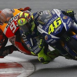 Marquez Jatuh, Rossi pun Hati-hati Selesaikan Balapan