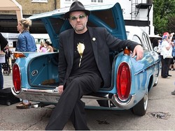 Uniknya Cara Seniman Tracey Emin Jual Karya Seni di dalam Mobil