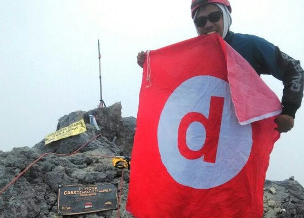 Foto-foto Perjuangan Meraih Puncak Carstensz Papua