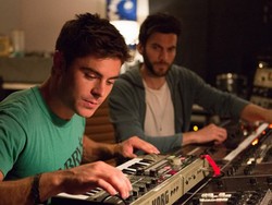Film Terbaru Zac Efron Tuai Hasil Buruk di Box Office