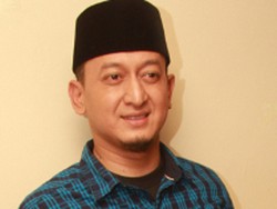 Ada Apa di Balik Isu Poligami Ustad Zacky Mirza?