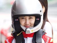 Pembalap Wanita di Ferrari Challenge