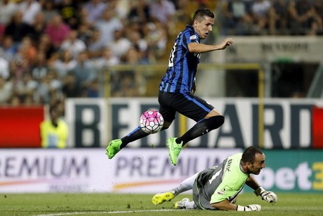 Dua Gol Jovetic Menangkan Inter