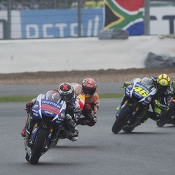 Marquez Sudah Tertinggal Jauh, Lorenzo Anggap Rossi sebagai Satu-satunya Rival